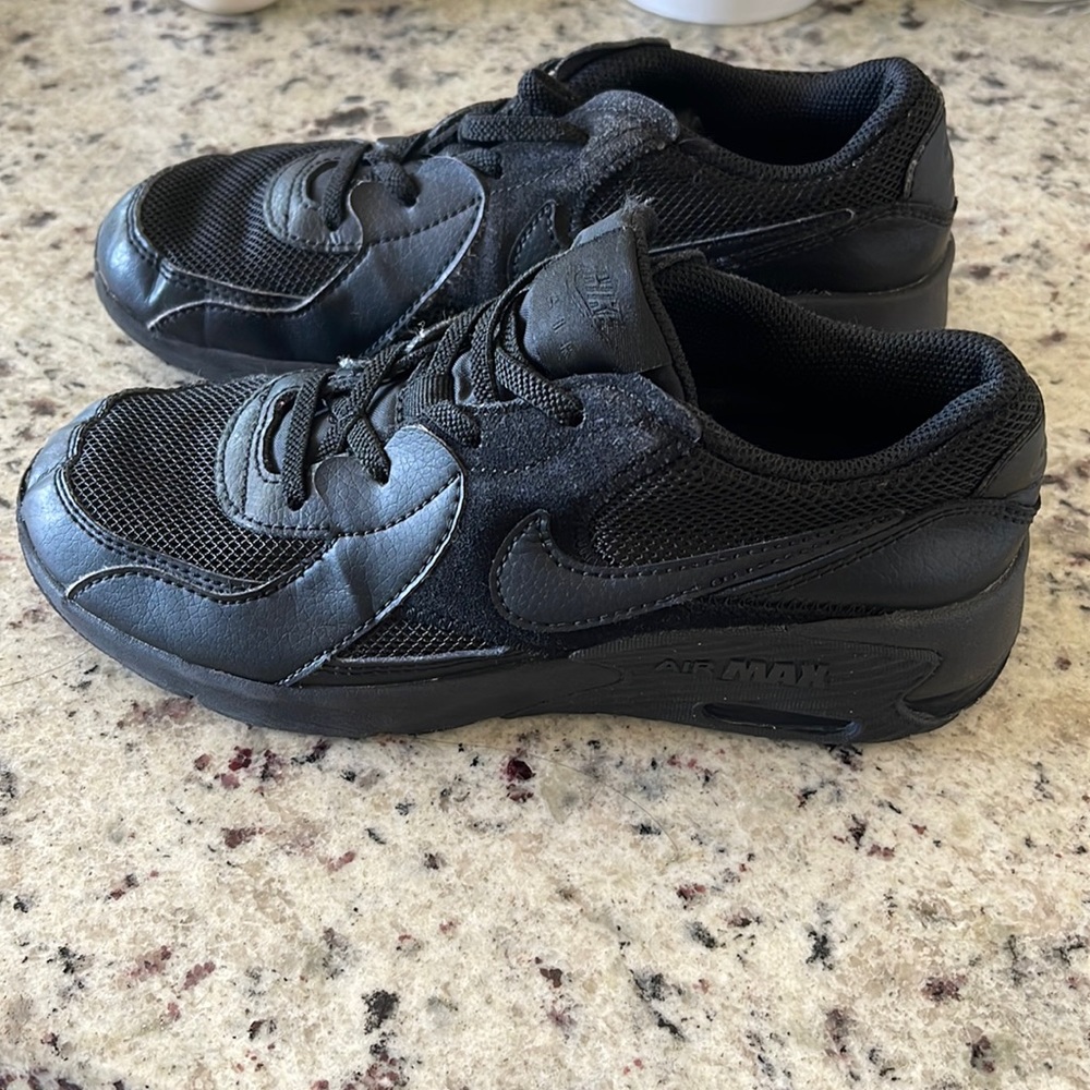 Boys Black Nike Air Max